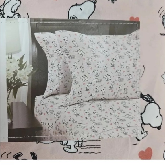 Peanuts Snoopy Valentine Happy Hearts Pink 4PC Queen Sheet Set - Picture 3 of 4